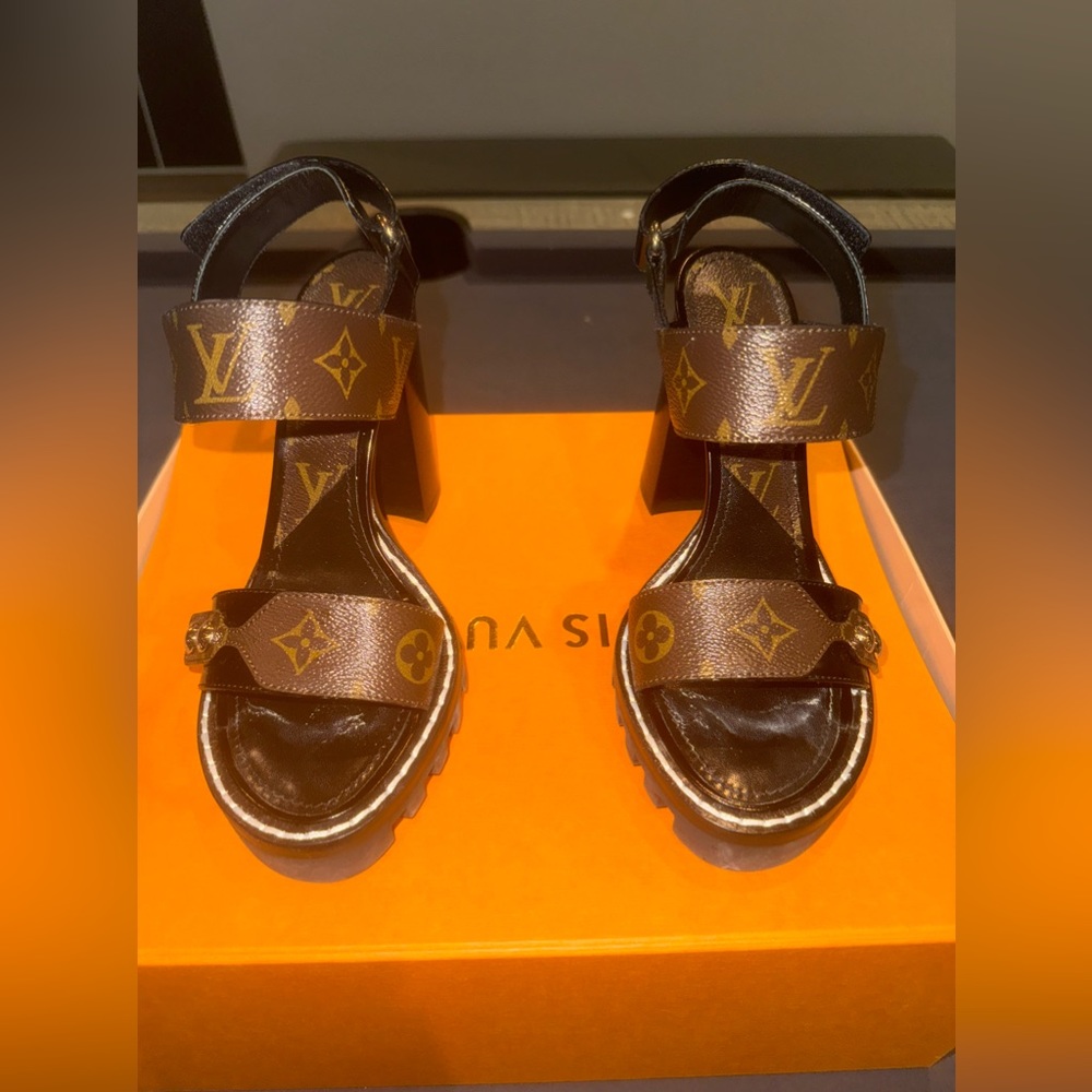 Louis Vuitton Star Trail Sandal 38.5